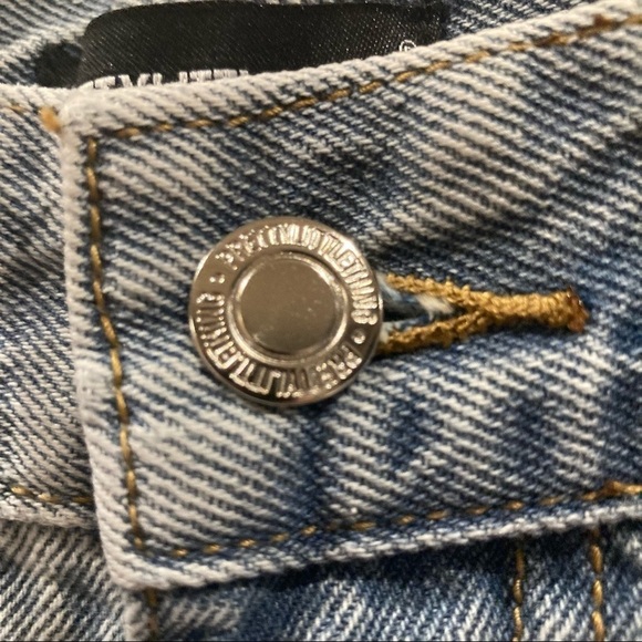 PRETTY LITTLE THING Sz 16 High Rise Light Blue Wash Slashed Knee Jeans NWT - Picture 8 of 10